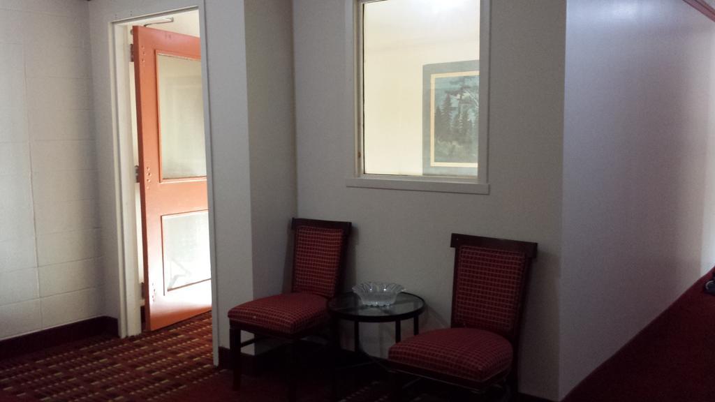 Midtown Hotel Parry Sound Ngoại thất bức ảnh