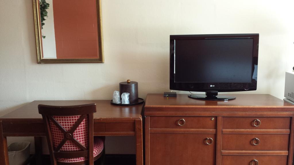Midtown Hotel Parry Sound Ngoại thất bức ảnh