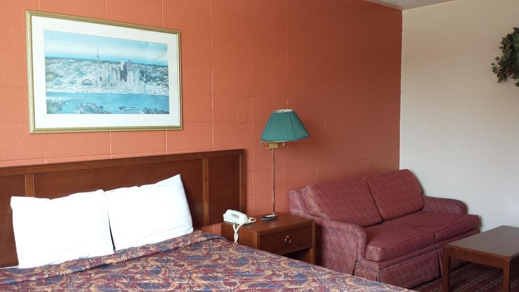 Midtown Hotel Parry Sound Ngoại thất bức ảnh