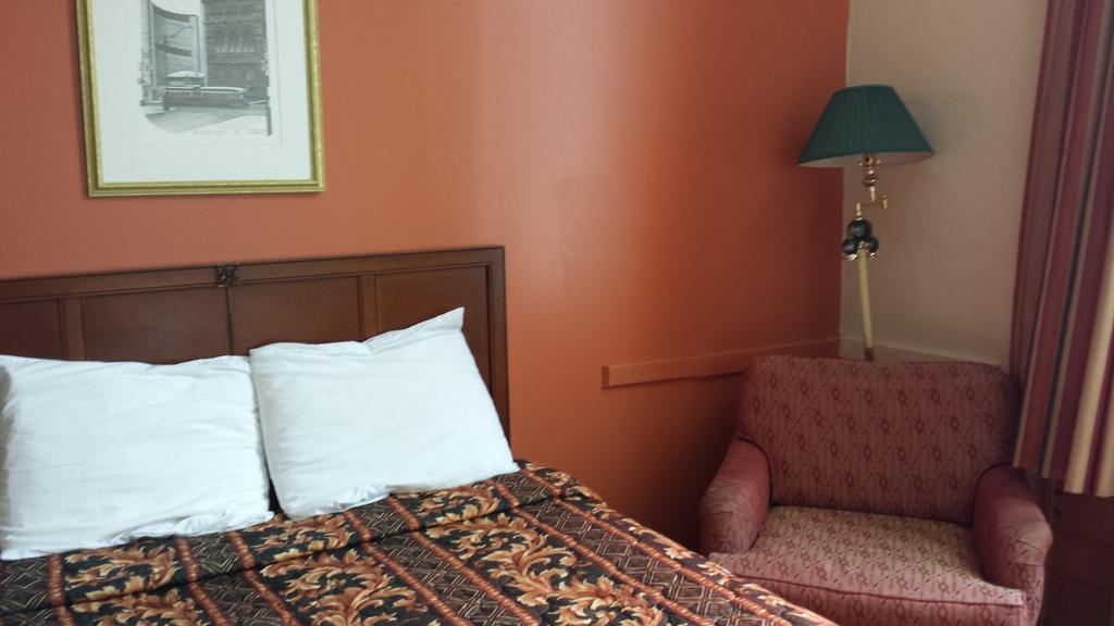 Midtown Hotel Parry Sound Ngoại thất bức ảnh