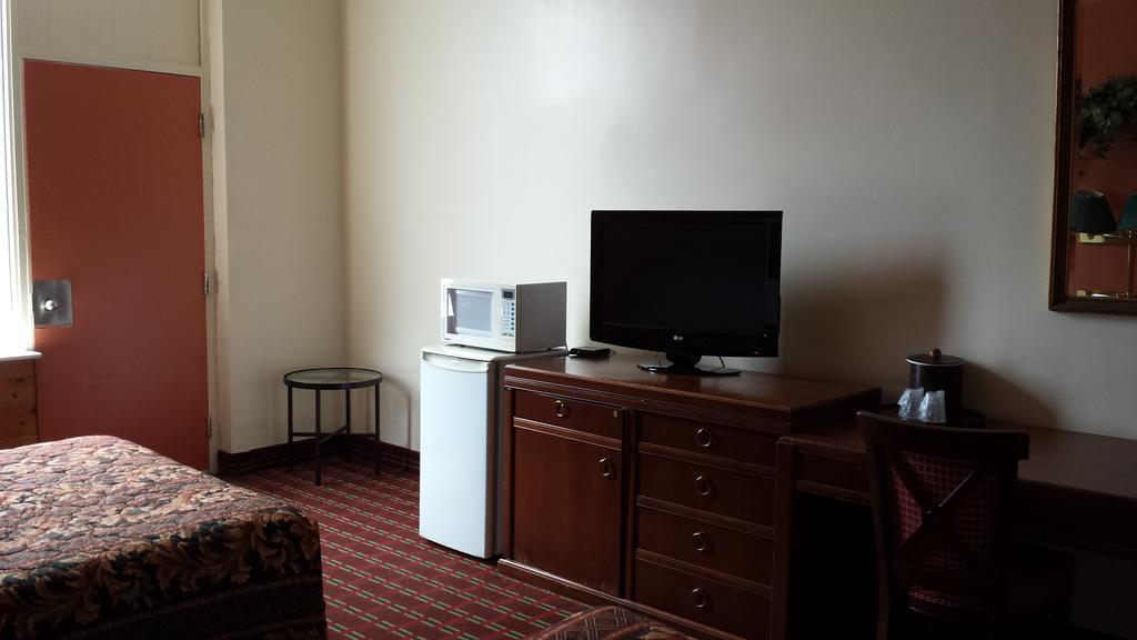 Midtown Hotel Parry Sound Ngoại thất bức ảnh